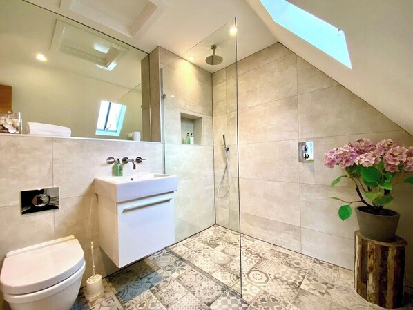 Hair dryer, towels - Stunning Little House on Poole Quay -Free Parking (Poole)