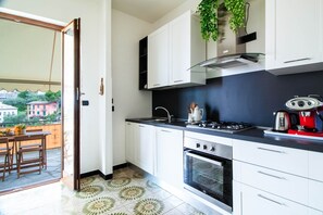 Réfrigérateur, micro-ondes, four, lave-vaisselle