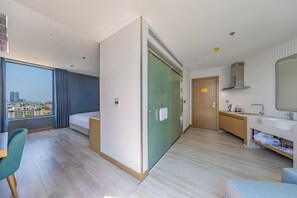 Studio King Partial Sea View with Balcony | Bathroom - Awaken Danang Hotel (Da Nang)