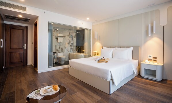 Ropa de cama de alta calidad y minibar