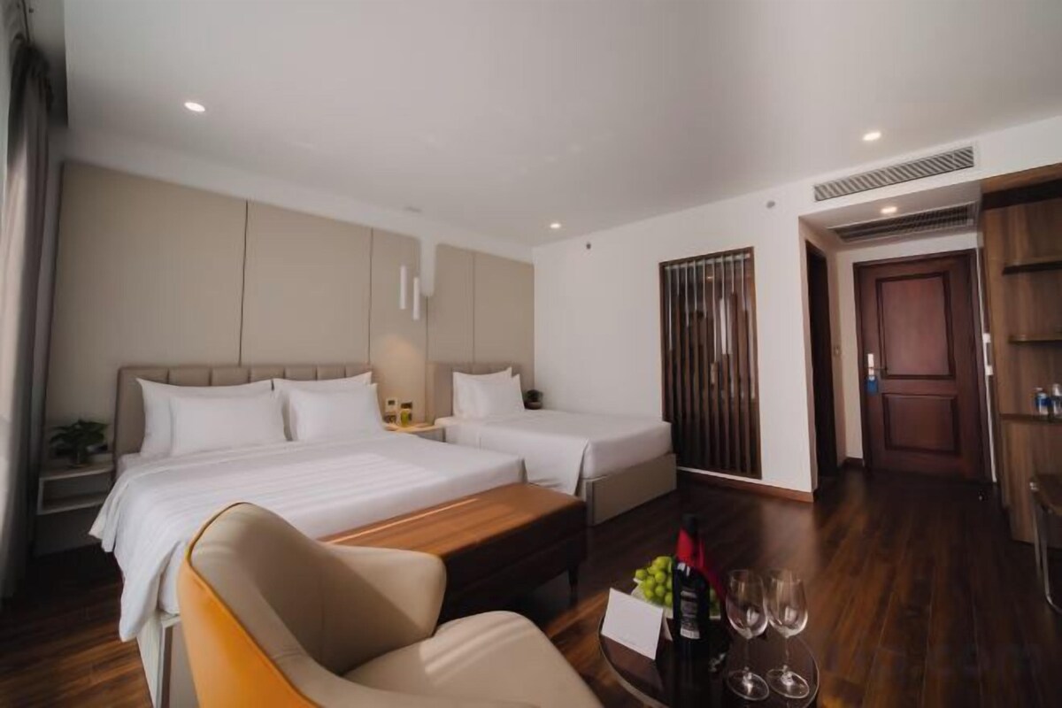Premium bedding, minibar, in-room safe, desk