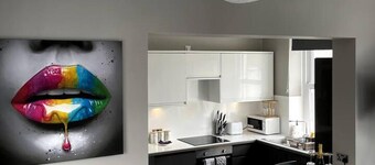 1-bed Apartment - Close to Beach - Free Parking