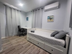 2 habitaciones, escritorio, wifi gratis y ropa de cama 
