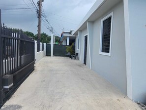 Property grounds - D'lujo Apartment #1 w A/C, Wi-Fi, Parking (Vega Baja)