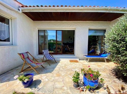 Very bright house with two terraces