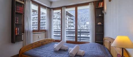 2 bedrooms, WiFi, bed sheets