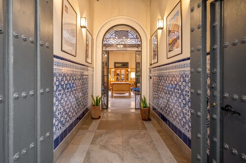 Casa Alhaja by Shiadu