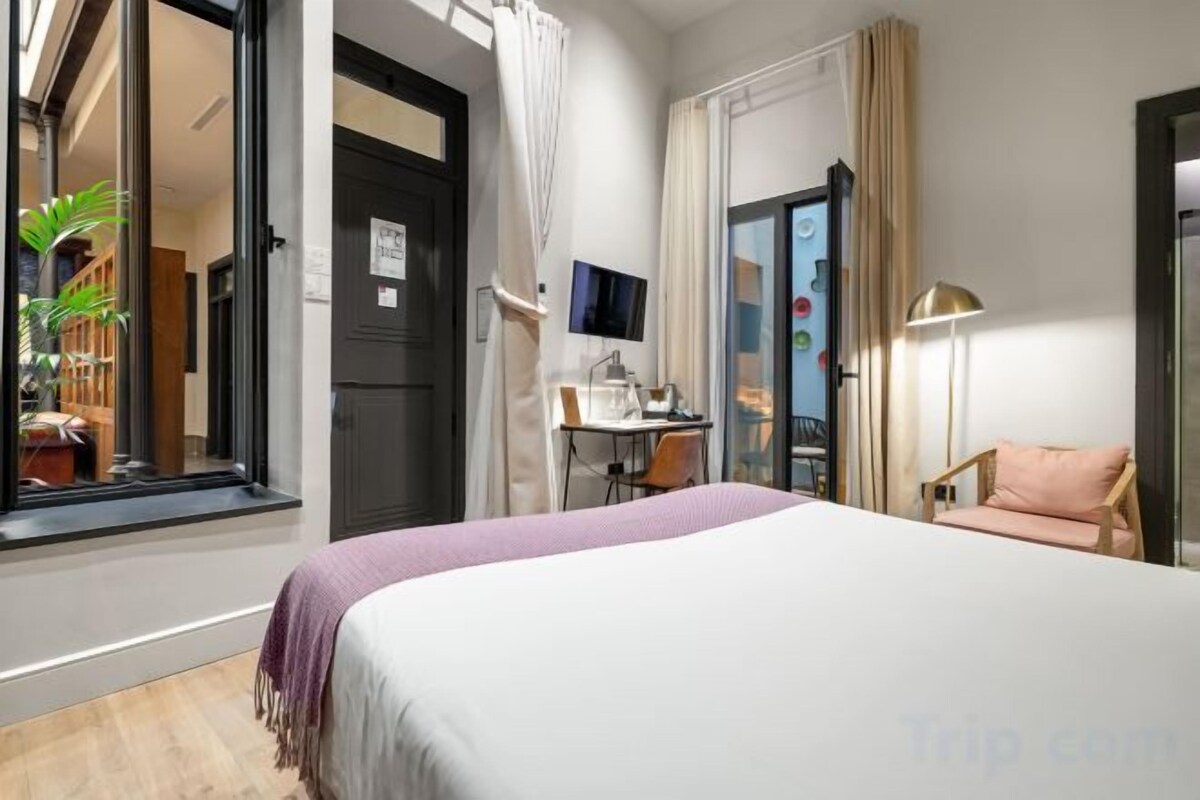 Double Or Twin Room With Interior View