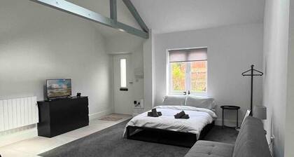 Remarkable 1-bed Studio in Downham Market