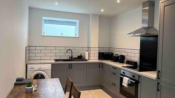 Studio | Private kitchen | Fridge, microwave, oven, stovetop