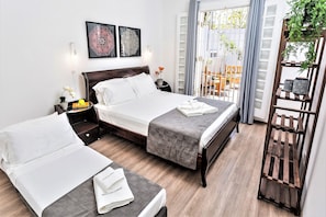 4 habitaciones, decoración personalizada y muebles diferentes 