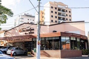 Exterior - Casa na Lapa com Piscina e Churrasqueira (São Paulo)