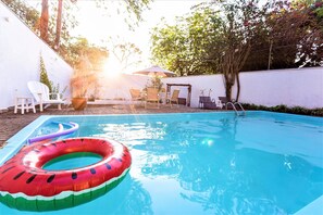 Outdoor pool - Casa na Lapa com Piscina e Churrasqueira (São Paulo)