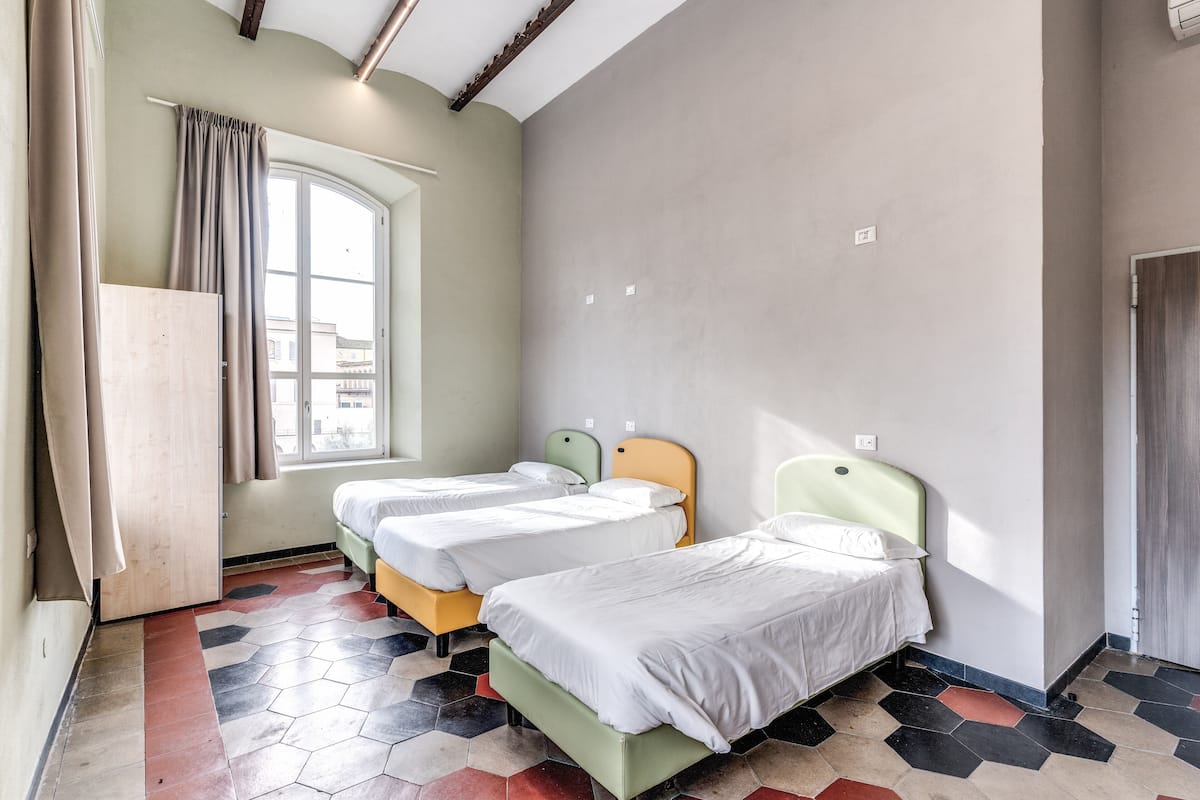Basic Triple Room with Shared Bathroom | Daunenbettdecken, schallisolierte Zimmer, kostenloses WLAN