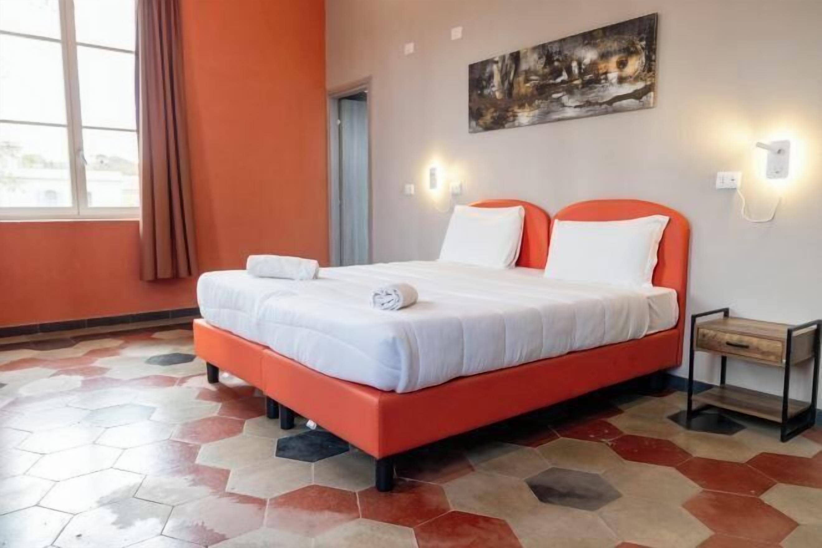 羽毛の掛け布団、防音設備、WiFi (無料)、ベッドシーツ