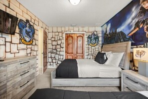 7 bedrooms, iron/ironing board, WiFi, bed sheets
