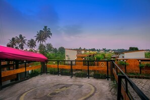 منطقة خارجية لإقامة الولائم والاحتفالات