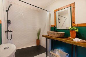 Family Cottage, 2 Bedrooms, Terrace, Courtyard Area | Bathroom