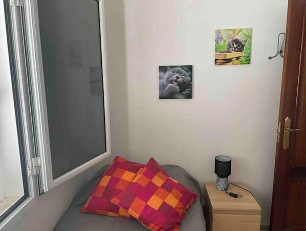 2 chambres, bureau, fer et planche à repasser, Wi-Fi gratuit