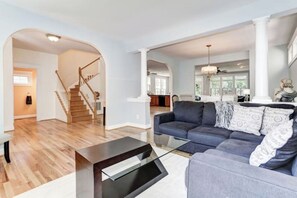 Living area - Heart of Eastport 4 bedroom Modern Craftsman! (Annapolis)
