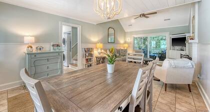 Cool kids Loft!! - Walk or Ride to the beach - Bikes and Amenity Cards included!