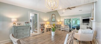 Cool kids Loft!! - Walk or Ride to the beach - Bikes and Amenity Cards included!