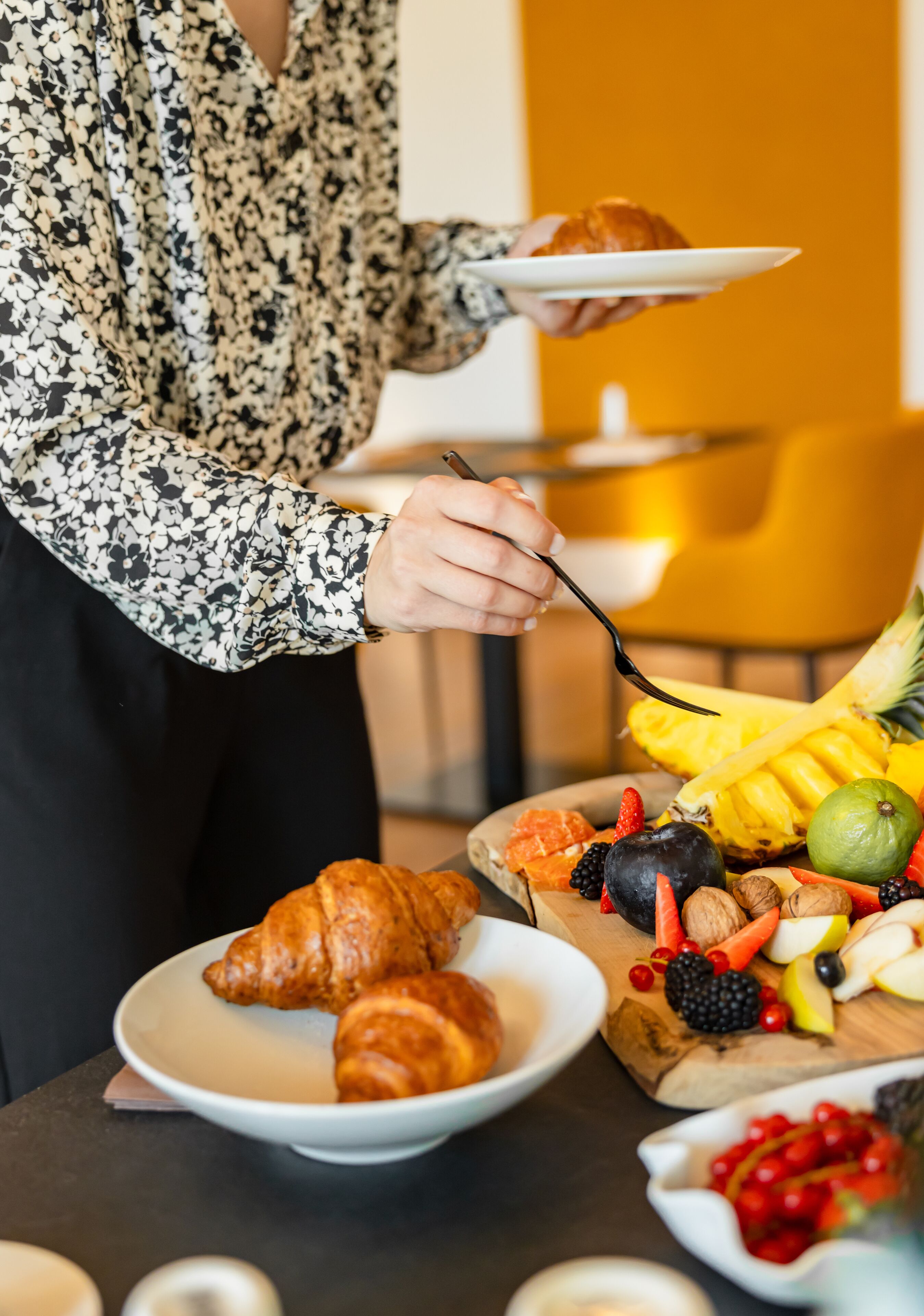 Free daily buffet breakfast