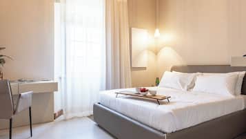 Junior Suite 121 | Premium bedding, down comforters, memory foam beds, minibar