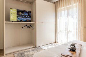 Junior Suite 142 | Premium-sengetøj, dundyner, senge med madrasser af memory foam, minibar