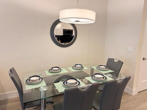 Dining - Orlando's finest retreat near the parks (Clermont)