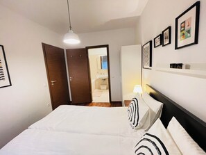 1 habitación, tabla de planchar con plancha, wifi y ropa de cama 