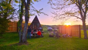 Property grounds - Riverside A-Frame Cabin w/ Private Access to the Kings River, Eureka Springs, AR (Eureka Springs)