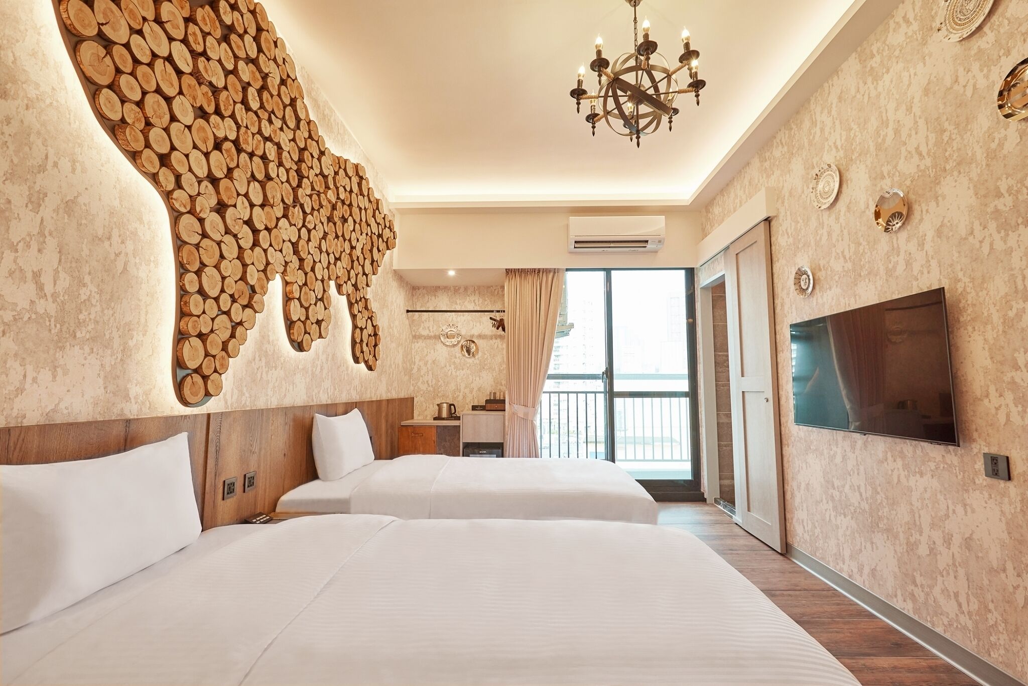 Artículos de tocador de diseñador, secador de pelo, pantuflas, toallas