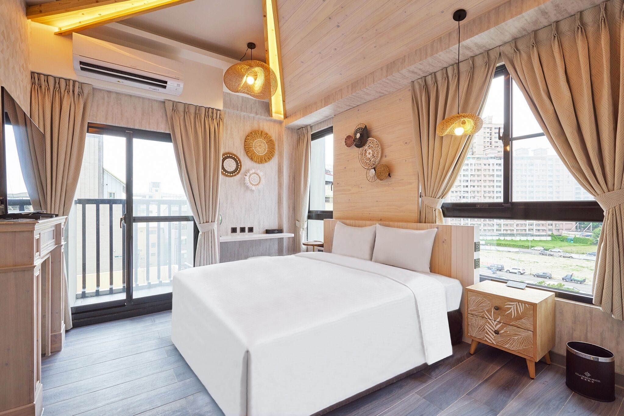 Classic Double Room, 1 Queen Bed | Hypo-allergenic bedding, down duvets, in-room safe