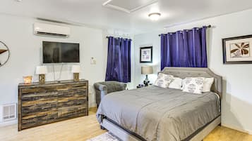Iron/ironing board, internet, bed sheets