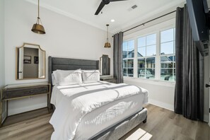 4 Schlafzimmer, Bügeleisen/Bügelbrett, WLAN, Bettwäsche