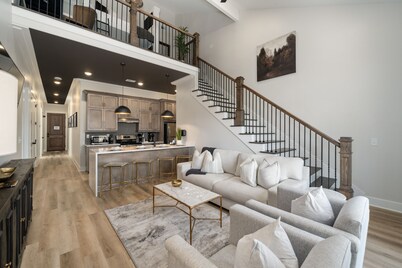 Waterfront Executive Suite - 3 Bedroom w/Loft