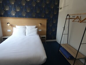 Standard Double Room - Hôtel de France (Pont-l'Eveque)