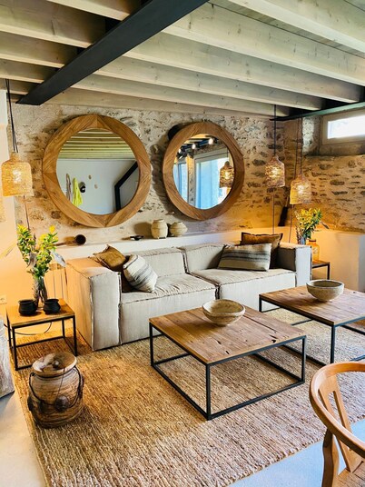 Villa Age with Fireplace