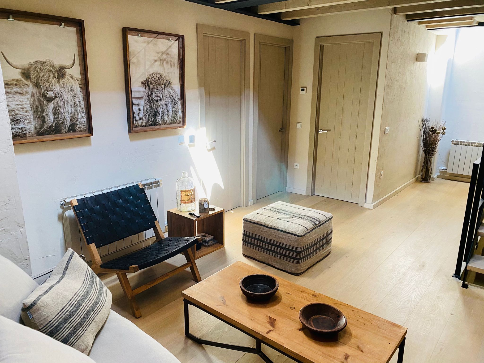 Smart TV, fireplace, stereo