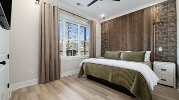 3 habitaciones, tabla de planchar con plancha, wifi y ropa de cama