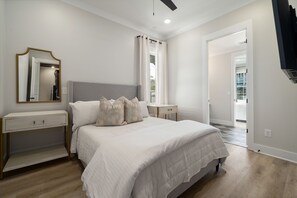 3 bedrooms, iron/ironing board, WiFi, bed sheets - 3 Bedroom, Main Level - ADA  (Helena)