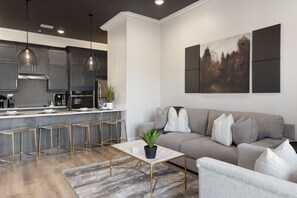 Smart TV - 3 Bedroom, Main Level - ADA  (Helena)