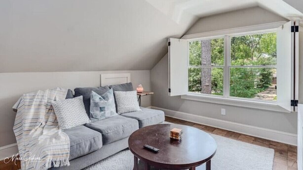 Living area - Spacious Private Apartment
 (Shreveport)