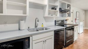 Private kitchen - Spacious Private Apartment
 (Shreveport)