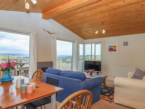 Dining - Tamar View Lodge (Torpoint)