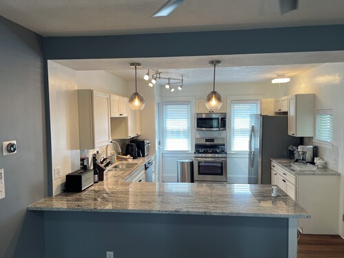 New 5 Bed 2 Bath near Syracuse University and Downtown with Plenty of Parking