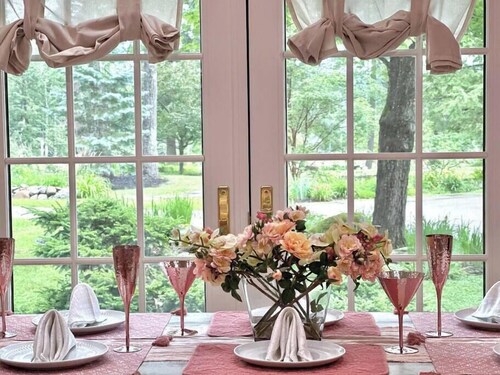 Luxury Farm Stay-The Cottage at Glenrose - Wolf Pine Hollow