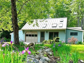 Exterior - Luxury Farm Stay-The Cottage at Glenrose - Wolf Pine Hollow (Hancock)