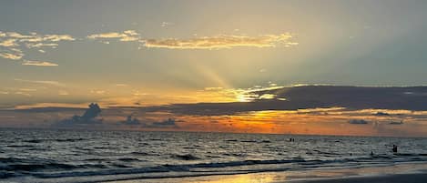 Liegestühle, Strandtücher